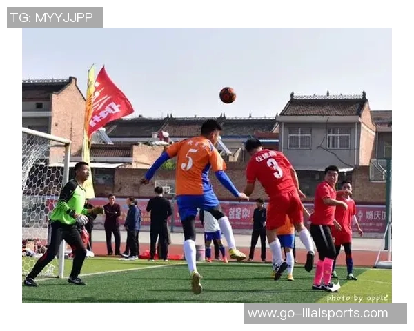 足球乔丹的传奇之路：从篮球场到绿茵场的华丽转身与不屈精神